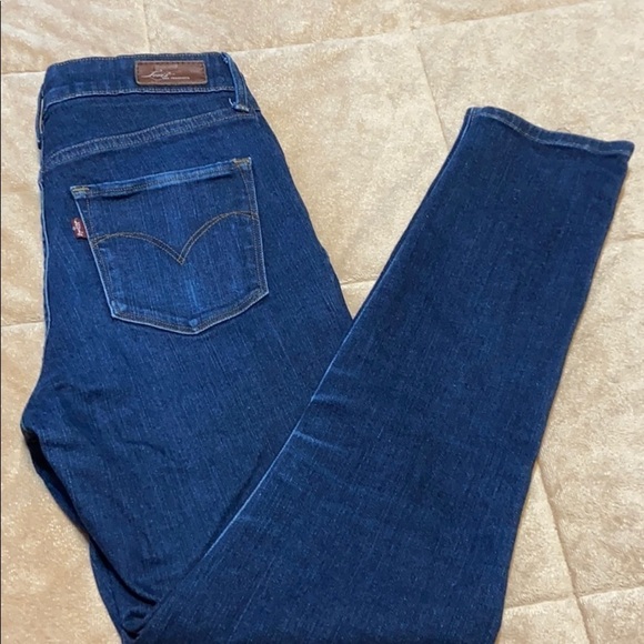 Levi’s High Rise Demi Curve Straight Leg Jeans - Picture 4 of 10